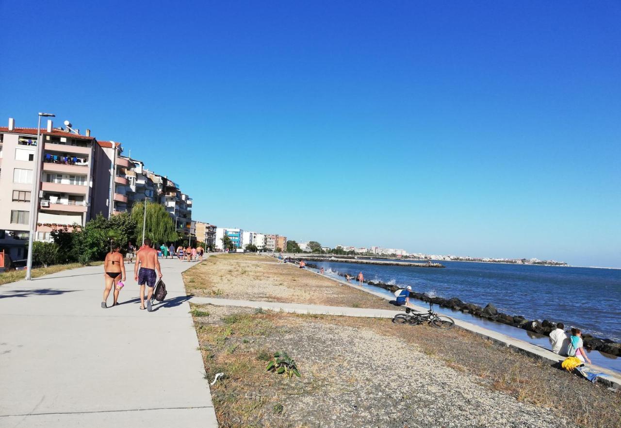 Sunny Day Apartment Pomorie Bagian luar foto