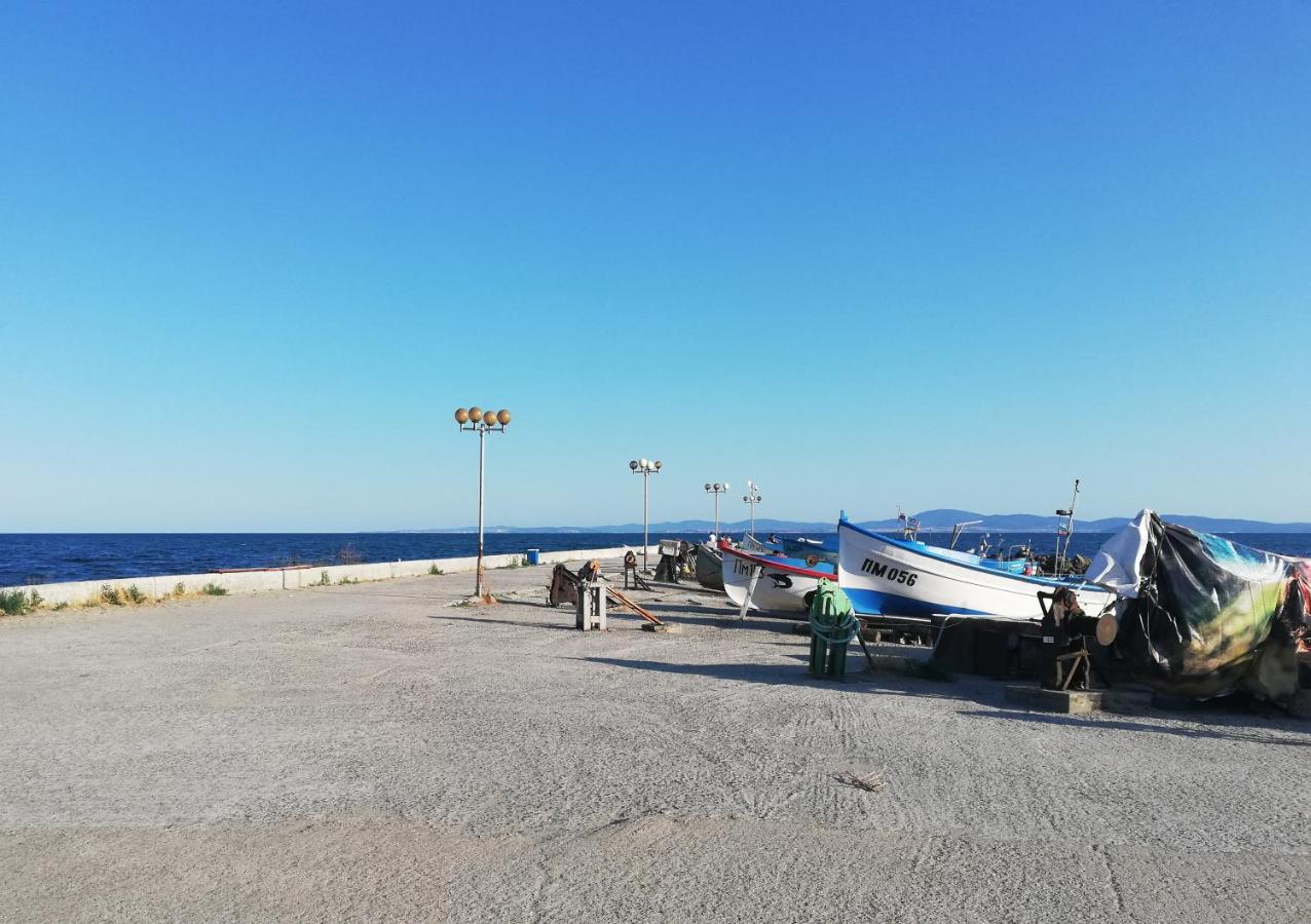 Sunny Day Apartment Pomorie Bagian luar foto