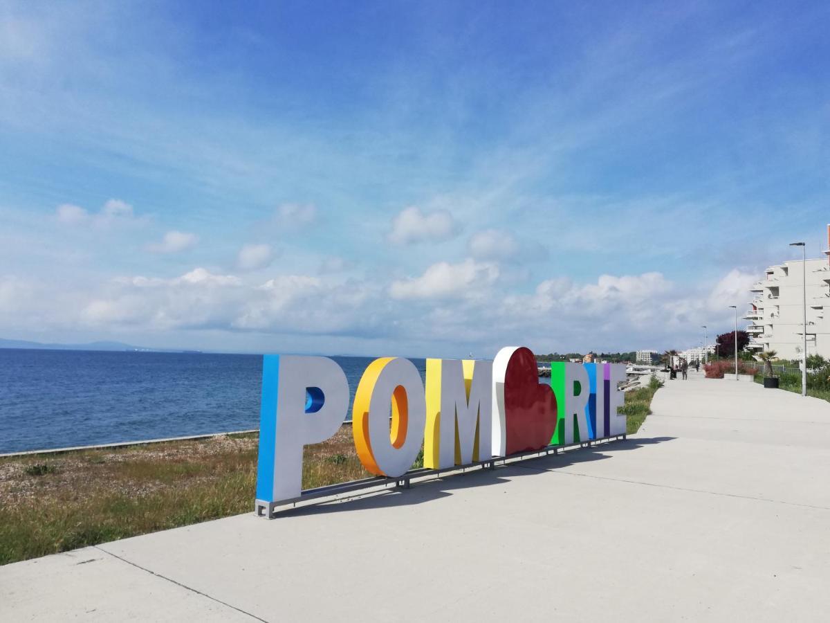Sunny Day Apartment Pomorie Bagian luar foto